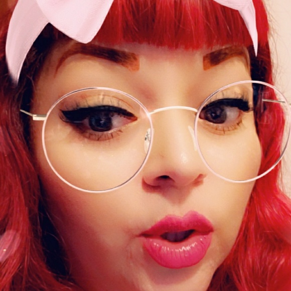 Meet your Posher, Zayra - Picture 1 of 1